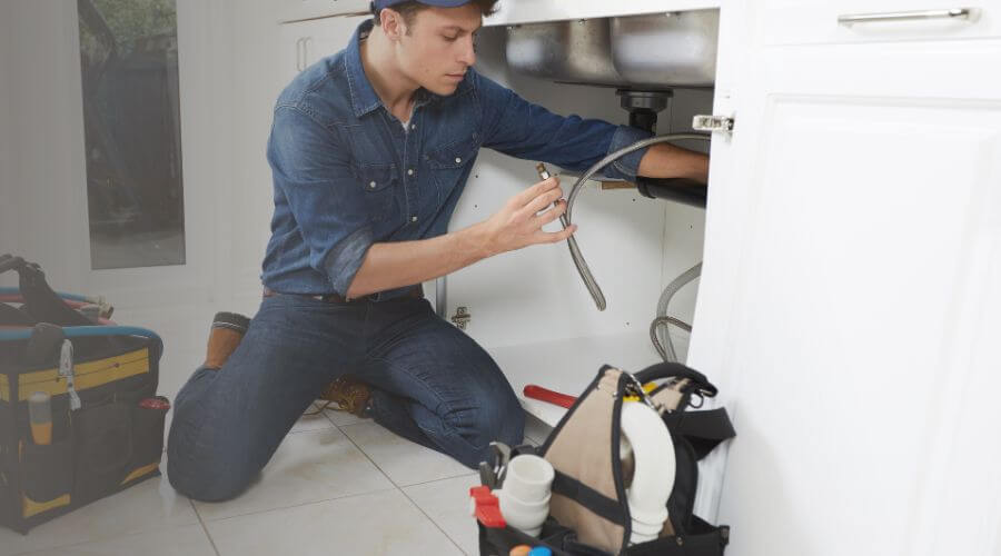 Professional bathroom faucet installation in Oglesby, TX